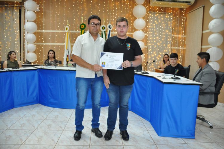 SESSÃO SIMULADA: Vereadores realizam sessão do Projeto Câmara Estudantil Municipal.