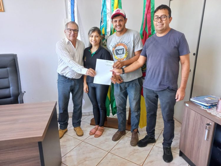 RECURSOS: Bancada do PDT entrega emenda parlamentar de R$ 150.000,00 ao executivo para rede de água da Comunidade da Borboleta