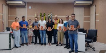 UNIÃO FAZ A VIDA: Vereadores recebem agendas em reconhecimento ao apoio ao programa