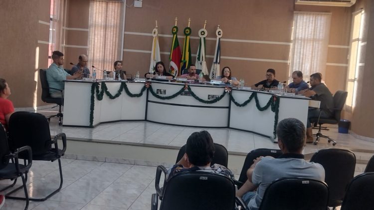 MESA DIRETORA: Fábio Mocelin é eleito presidente para gestão 2024