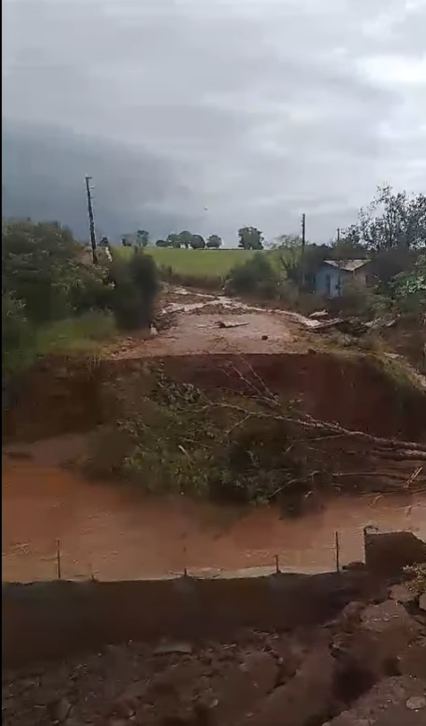COMUNICADO: Devido a instabilidade climática, Sessão Ordinária de segunda-feira, 29/04, é transferida para quinta-feira, dia 02 de maio.