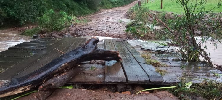 COMUNICADO: Devido a instabilidade climática, Sessão Ordinária de segunda-feira, 29/04, é transferida para quinta-feira, dia 02 de maio.