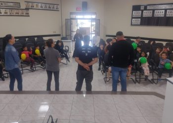 VISITA: Alunos da Escola EMEI Vovó Noely visitam a Câmara de Vereadores