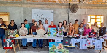 QUALIFICAÇÃO: Por iniciativa da presidente do legislativo, Verª Marisane, artesãos são beneficiados com feira, palestra e Carteira de Identificação.