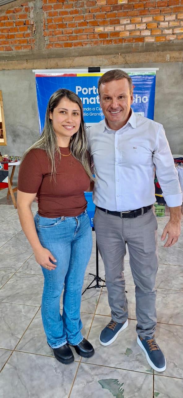 QUALIFICAÇÃO: Por iniciativa da presidente do legislativo, Verª Marisane, artesãos são beneficiados com feira, palestra e Carteira de Identificação.