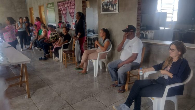 QUALIFICAÇÃO: Por iniciativa da presidente do legislativo, Verª Marisane, artesãos são beneficiados com feira, palestra e Carteira de Identificação.