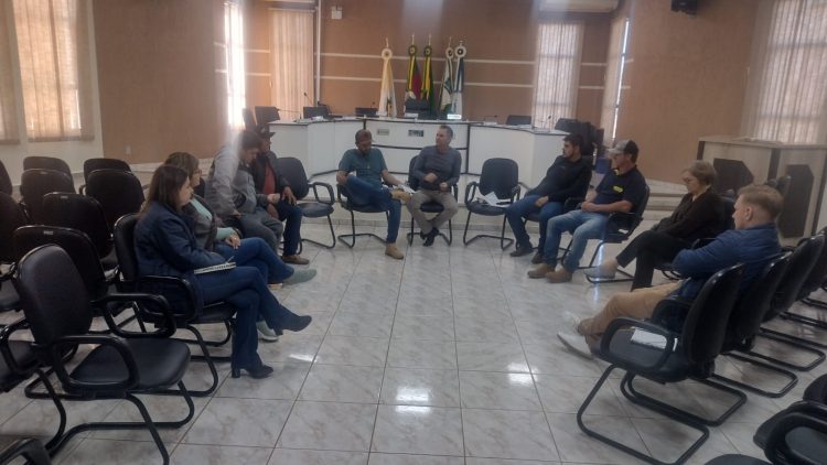 CONSELHO MUNICIPAL DE DEFESA DO MEIO AMBIENTE – CONDEMA: Ver. Paulo Cesar Brandão assume cargo na diretoria.