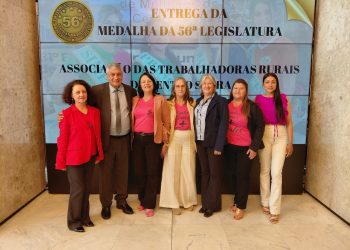 CONDECORAÇÃO: Vereadora prestigia homenagem a Associação de Trabalhadoras Rurais