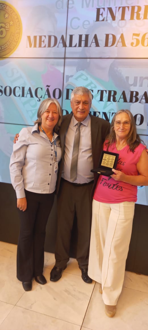 CONDECORAÇÃO: Vereadora prestigia homenagem a Associação de Trabalhadoras Rurais