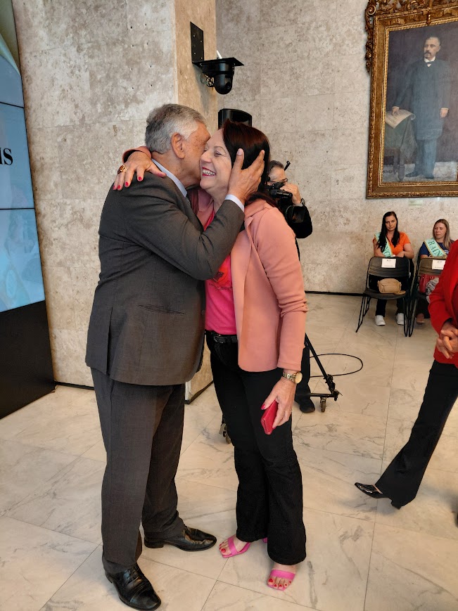 CONDECORAÇÃO: Vereadora prestigia homenagem a Associação de Trabalhadoras Rurais