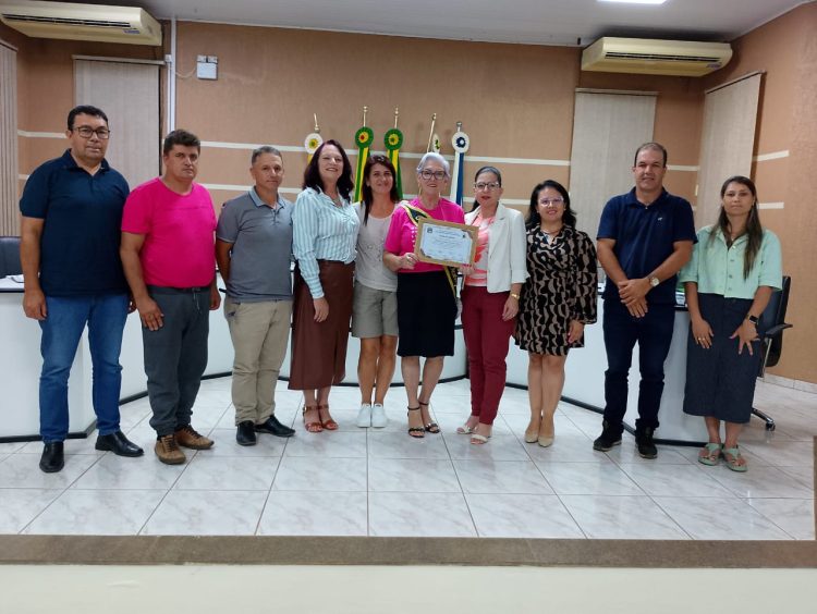 MOÇÃO DE APLAUSOS: Legislativo homenagea as trabalhadoras rurais Rosimere Guerreiro Bugs e Fátima Sisnandes Pereira