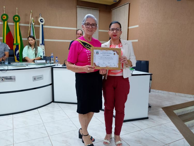 MOÇÃO DE APLAUSOS: Legislativo homenagea as trabalhadoras rurais Rosimere Guerreiro Bugs e Fátima Sisnandes Pereira