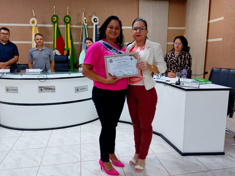 MOÇÃO DE APLAUSOS: Legislativo homenagea as trabalhadoras rurais Rosimere Guerreiro Bugs e Fátima Sisnandes Pereira